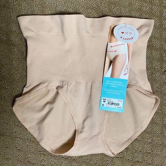 Assets by Spanx Shaping Panty Size M Soft Nude Shapewear Underwear Smoothing NWT - Picture 2 of 6